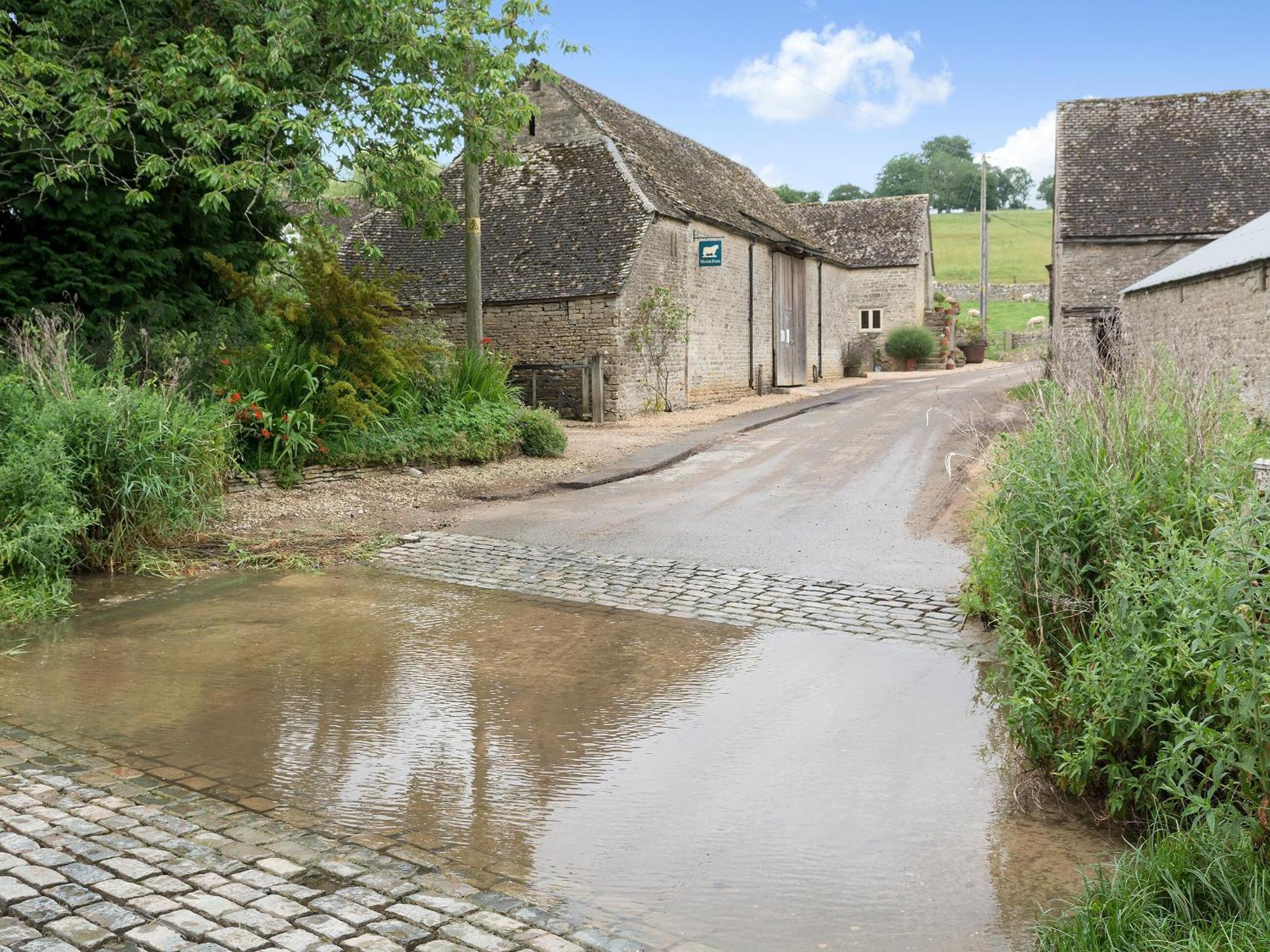 Villa Flowers Barn Daglingworth Exterior foto